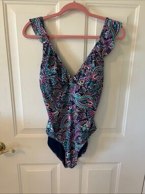 Vibrant Paisley One-Piece Swimsuit -brand Caribbean Joe - size 14 in exc cond. 😎